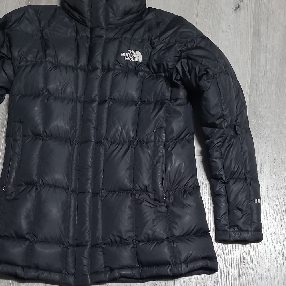 The North Face Women's Dark Puffer Jacket - Picture 4 of 16